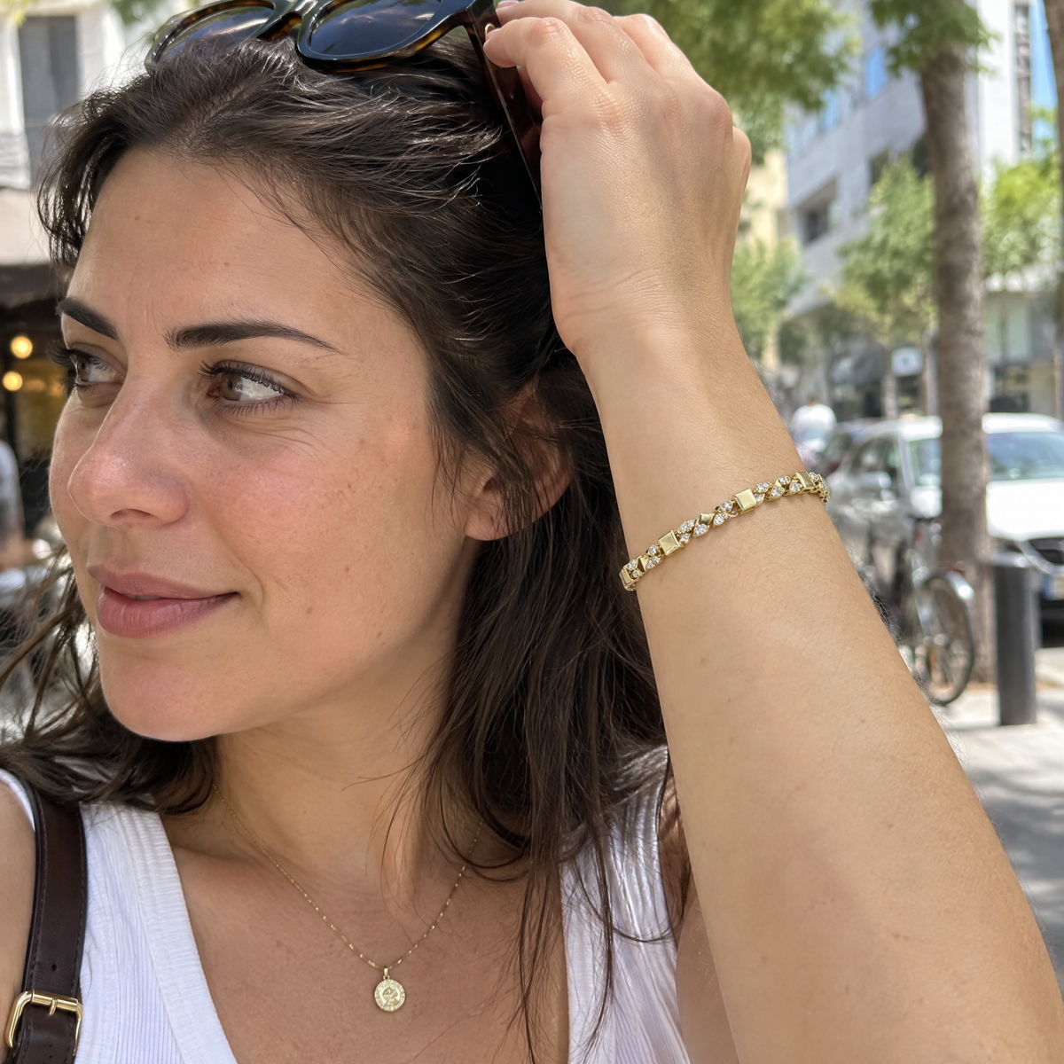 צמיד טניס גולדפילד משובץ זרקונים לבנים · 4.5 מ״מ · 17+2 ס״מ, מבט מזווית נוספת | צמידים לנשים
