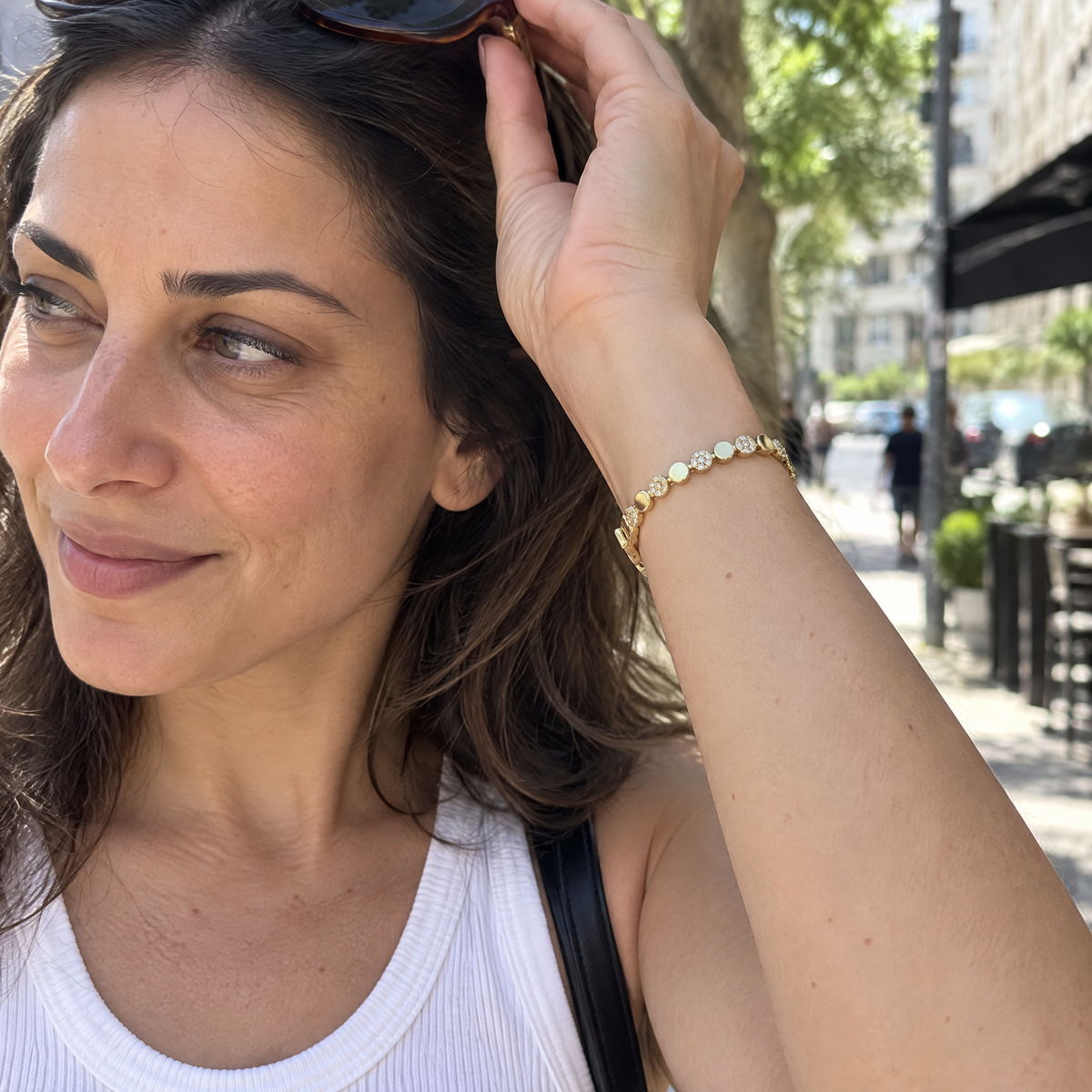 צמיד טניס גולדפילד משובץ זרקונים לבנים · 4 מ״מ · 17+2 ס״מ · דגם 33990001, מבט מזווית נוספת | צמידים לנשים