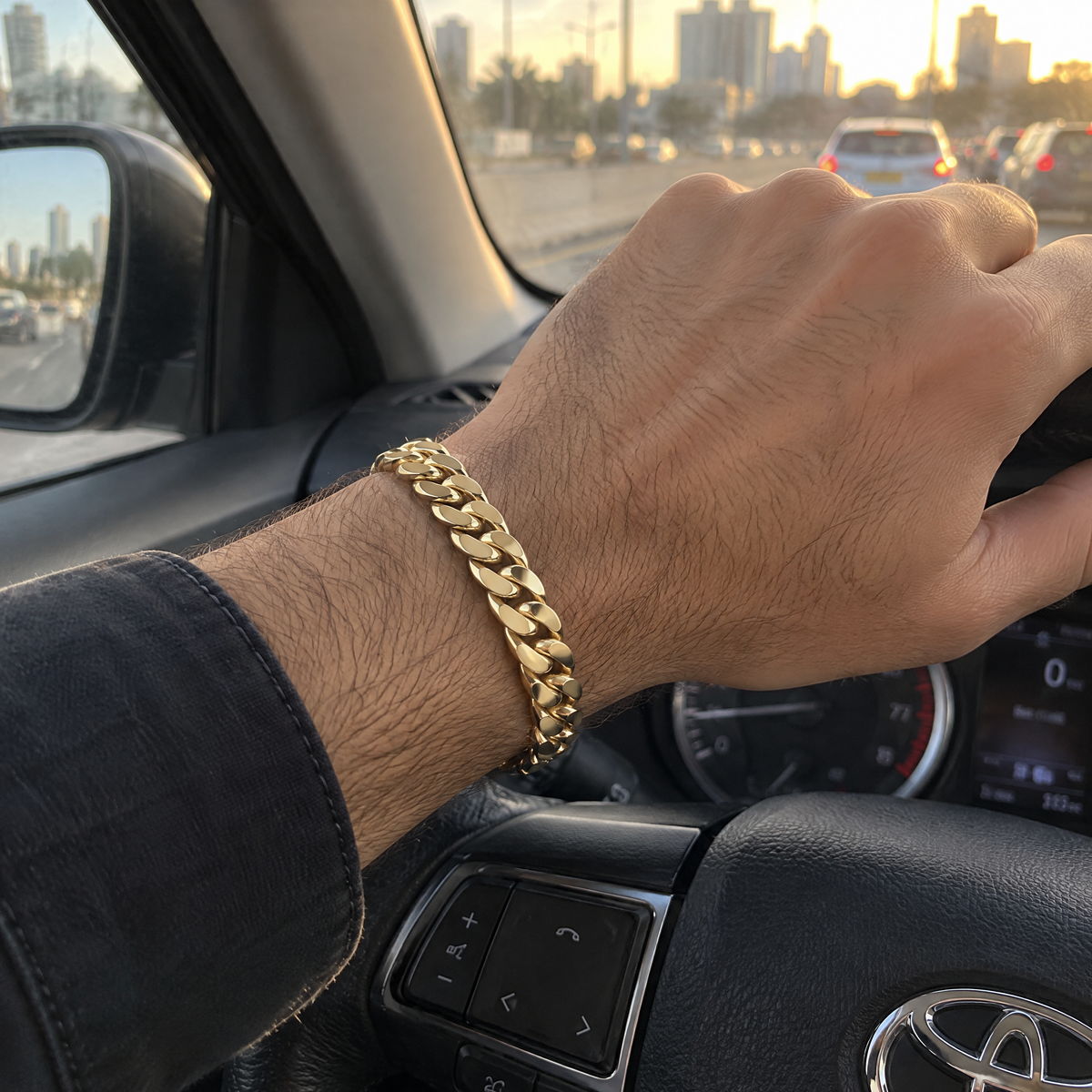 צמיד קובני לגבר גולדפילד 14K · 8 מ״מ · 20 ס״מ, מבט מזווית נוספת | צמידים לגברים